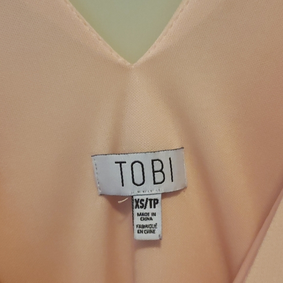 Tobi pink shift mini dress, scalloped low back - Picture 2 of 5